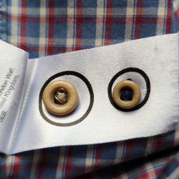 Untuckit wrinkle free plaid shirt, size large - Picture 9 of 9